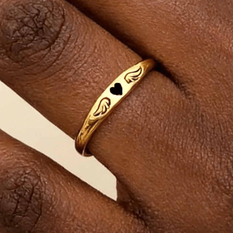 High-quality anti-allergy Gothic-style golden non-fading vintage ring with heart and wing motifs, a versatile and charming accessory for spring. It is an exquisite Easter gift for women, available from local warehouses.
High-quality anti-allergy Gothic-style golden non-fading vintage ring with heart and wing motifs, a versatile and charming accessory for spring. It is an exquisite Easter gift for women, available from local warehouses.