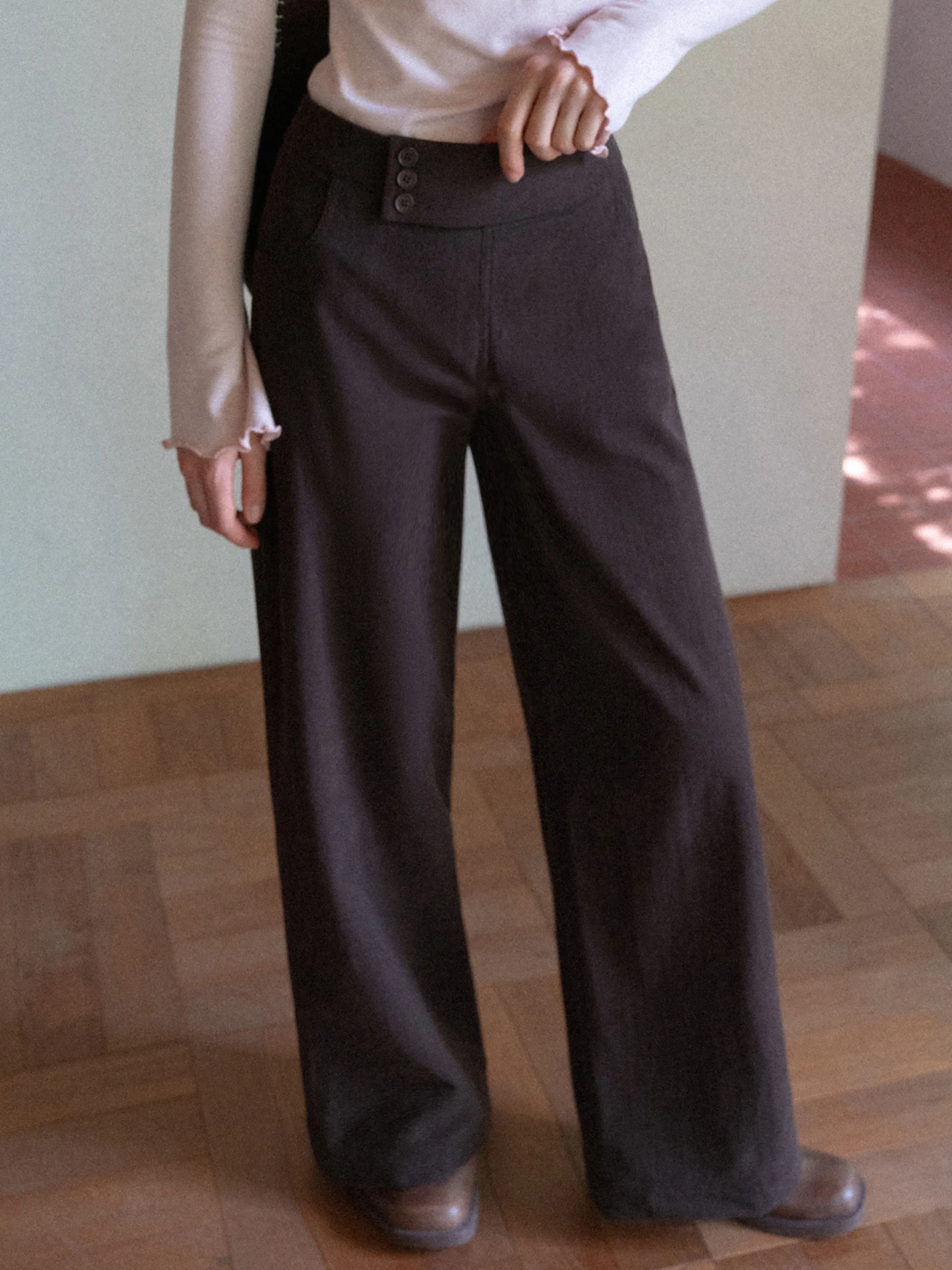 Eggka Vintage Coffee Color Straight Leg Casual Pants High Waist Simple Commute Loose Wide Leg Long Trousers for Women
Eggka Vintage Coffee Color Straight Leg Casual Pants High Waist Simple Commute Loose Wide Leg Long Trousers for Women