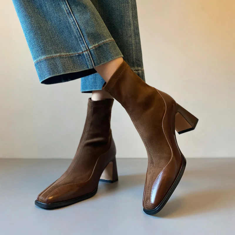 Women's New Winter Thick Heel Cotton Boots Ladies Square Head Splicing Suede Back Zipper Anti-slip Wear-resistant Short Boots
Women's New Winter Thick Heel Cotton Boots Ladies Square Head Splicing Suede Back Zipper Anti-slip Wear-resistant Short Boots