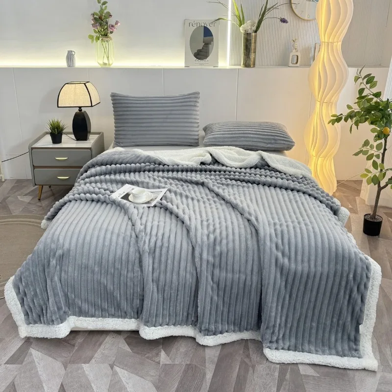 Reverse-wrapped double-layer large drawstring thickened blanket Winter lamb wool sofa blanket Nap blanket, no pillowcase
Reverse-wrapped double-layer large drawstring thickened blanket Winter lamb wool sofa blanket Nap blanket, no pillowcase