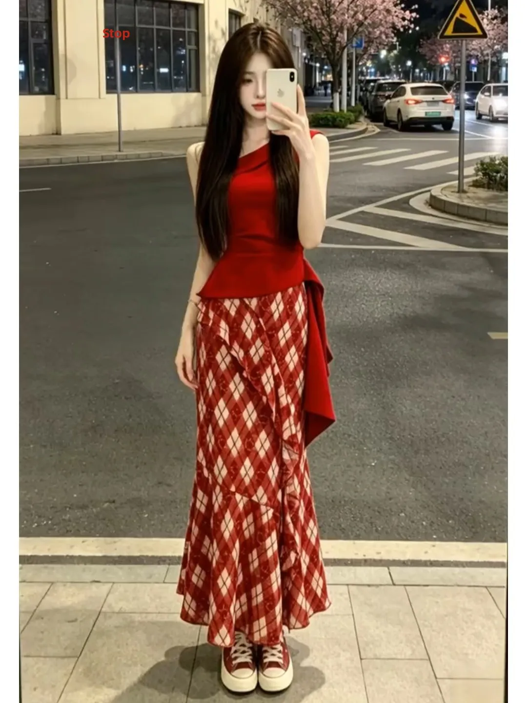 Sweet And Cool Women's Summer Slim Fit Vest And Fish Tail Skirt Set Vintage Diamond Grid Irregular Half Length Skirt Ensemble
Sweet And Cool Women's Summer Slim Fit Vest And Fish Tail Skirt Set Vintage Diamond Grid Irregular Half Length Skirt Ensemble