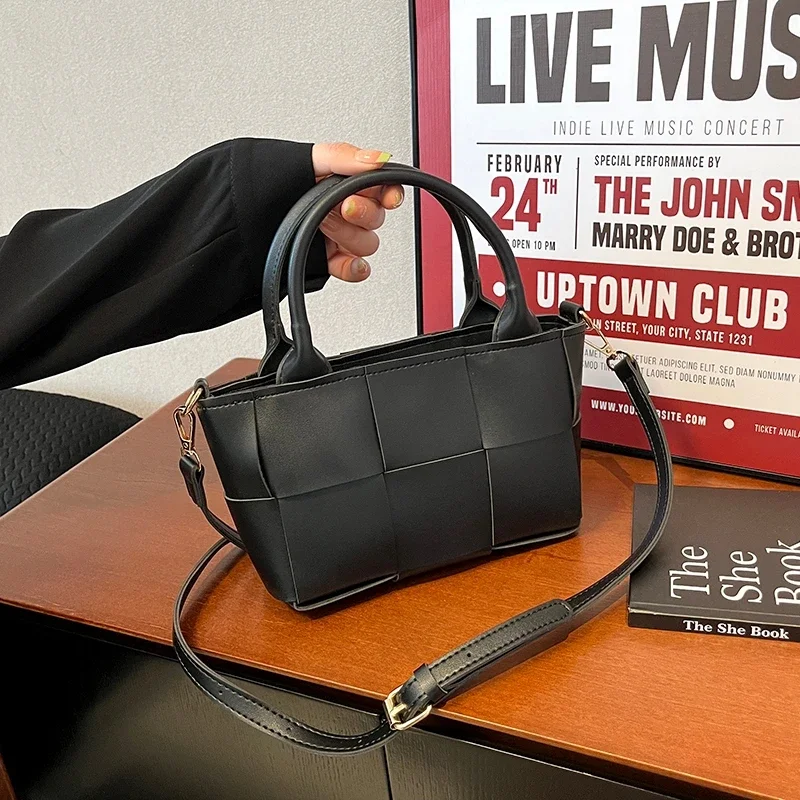Stylish Clutch Mini Casual Simple Vintage Fashionable Bag Trendy Design Crossbody Handbag Women Luxury Best
Stylish Clutch Mini Casual Simple Vintage Fashionable Bag Trendy Design Crossbody Handbag Women Luxury Best