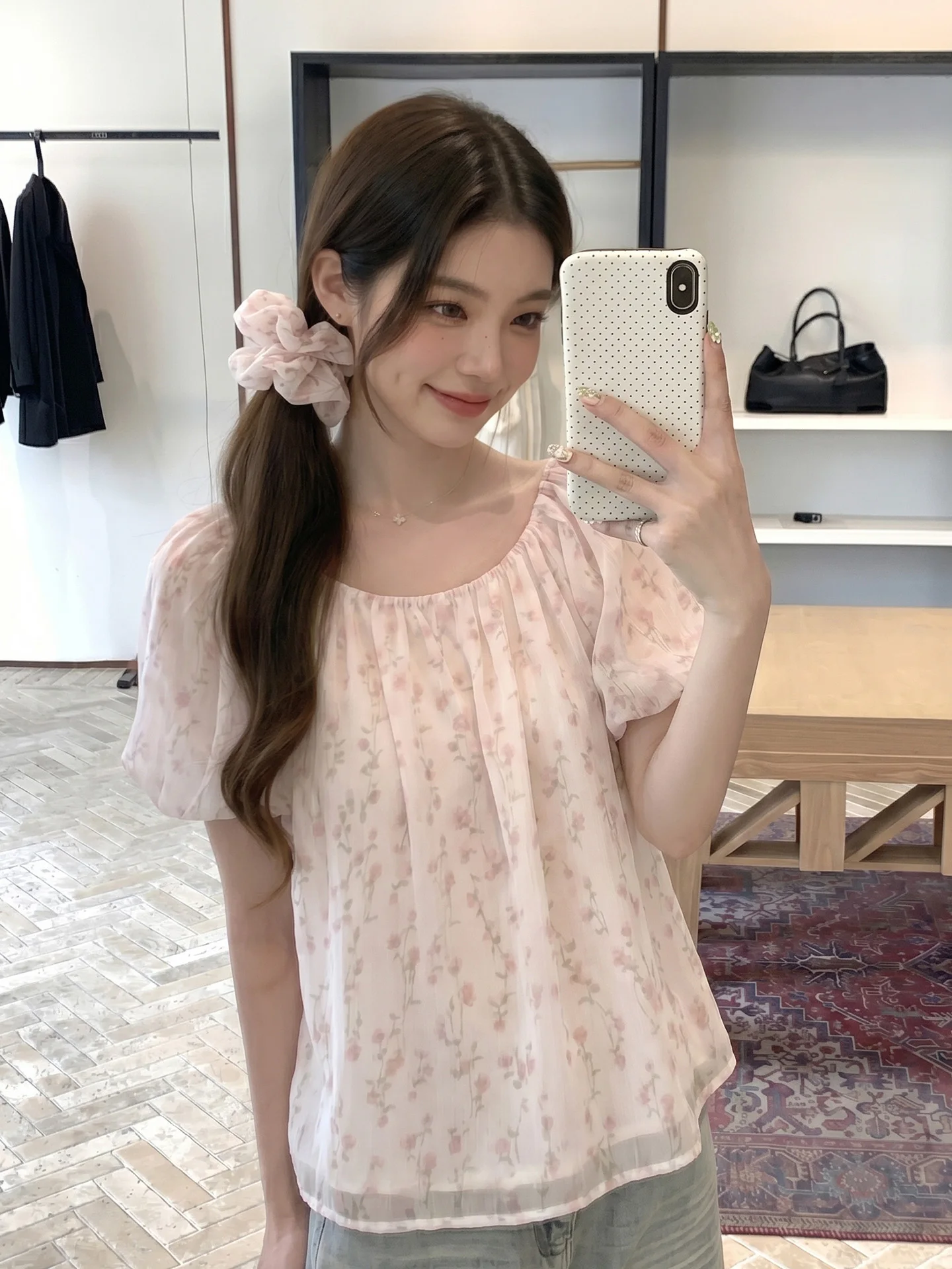 Korean Style Loose Floral Print Bubble Sleeve Shirt Women's Summer New Sweet Style Fashionable Top Elegant Casual Shirt
Korean Style Loose Floral Print Bubble Sleeve Shirt Women's Summer New Sweet Style Fashionable Top Elegant Casual Shirt