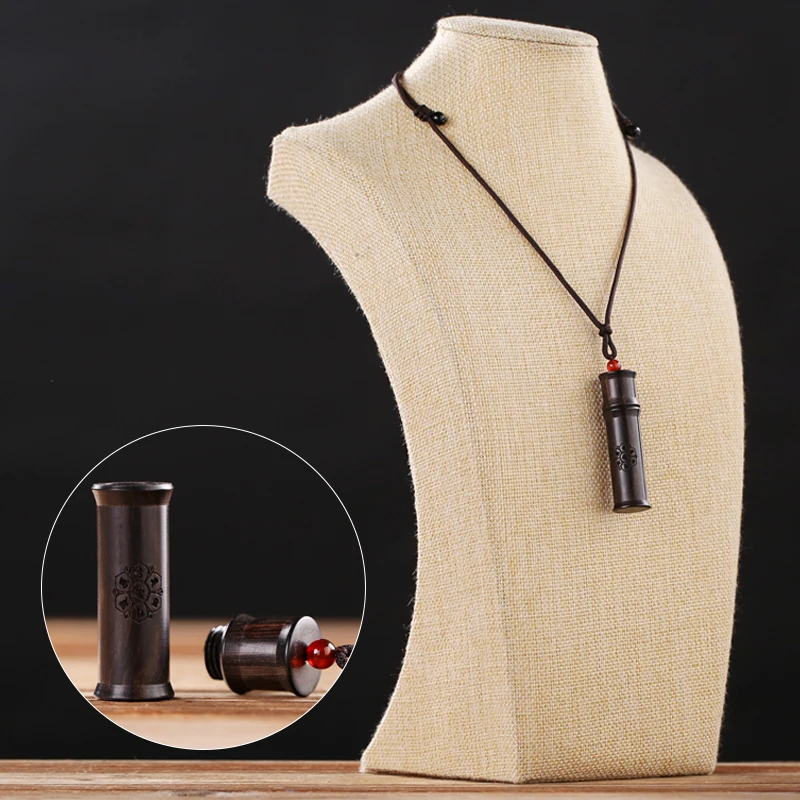 Six-character Mantra Ebony Gawu Box Pendant Shurangama
Six-character Mantra Ebony Gawu Box Pendant Shurangama