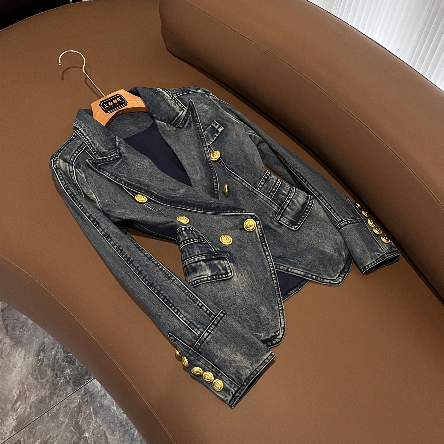 Elegant Blue Slim Fit Double Breasted Denim Suit Jacket Fashionable Outerwear Women's Commute Style A6661
Elegant Blue Slim Fit Double Breasted Denim Suit Jacket Fashionable Outerwear Women's Commute Style A6661
