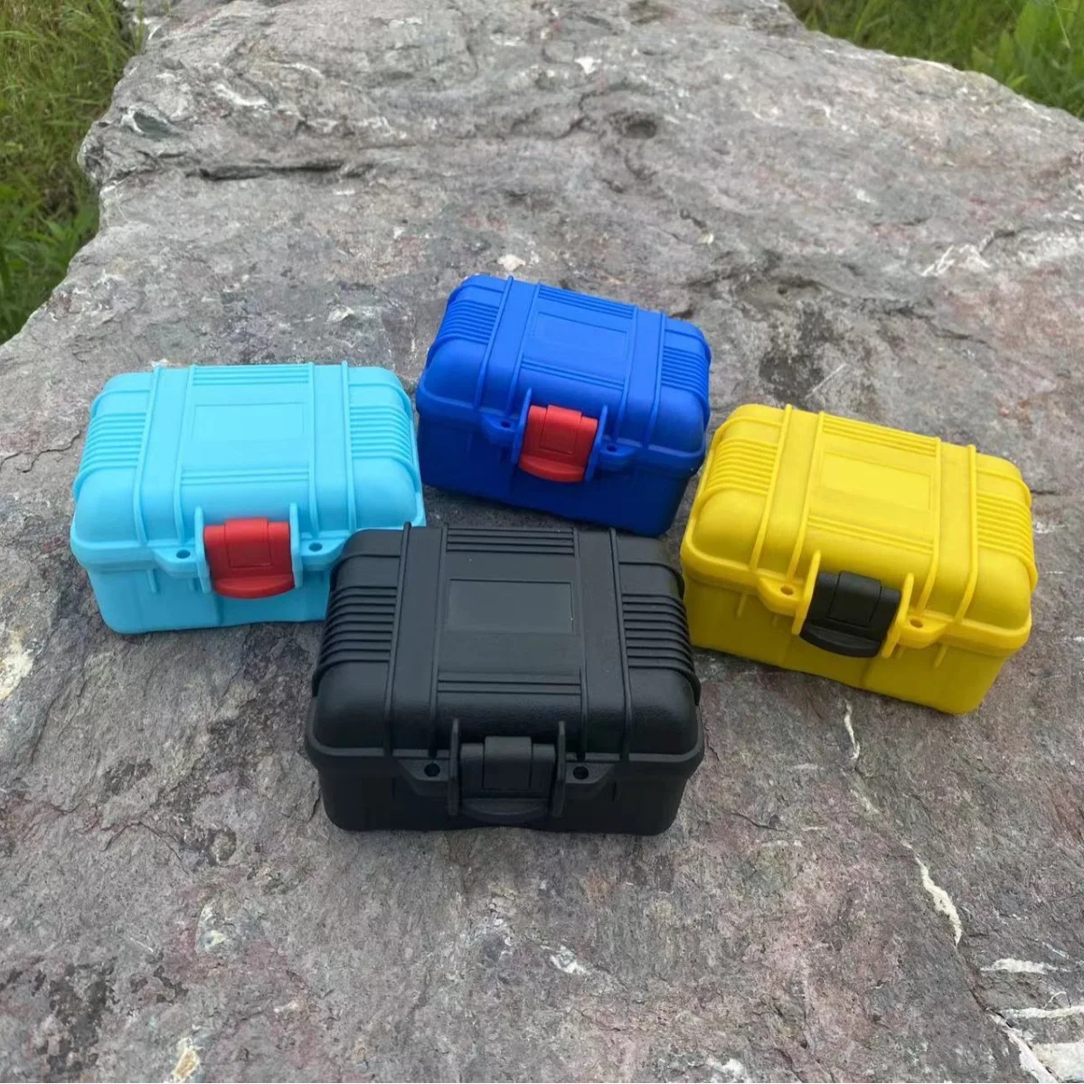 Men's plastic watch box custom watch box single slot shockproof watch box waterproof plastic watch case ABS material
Men's plastic watch box custom watch box single slot shockproof watch box waterproof plastic watch case ABS material