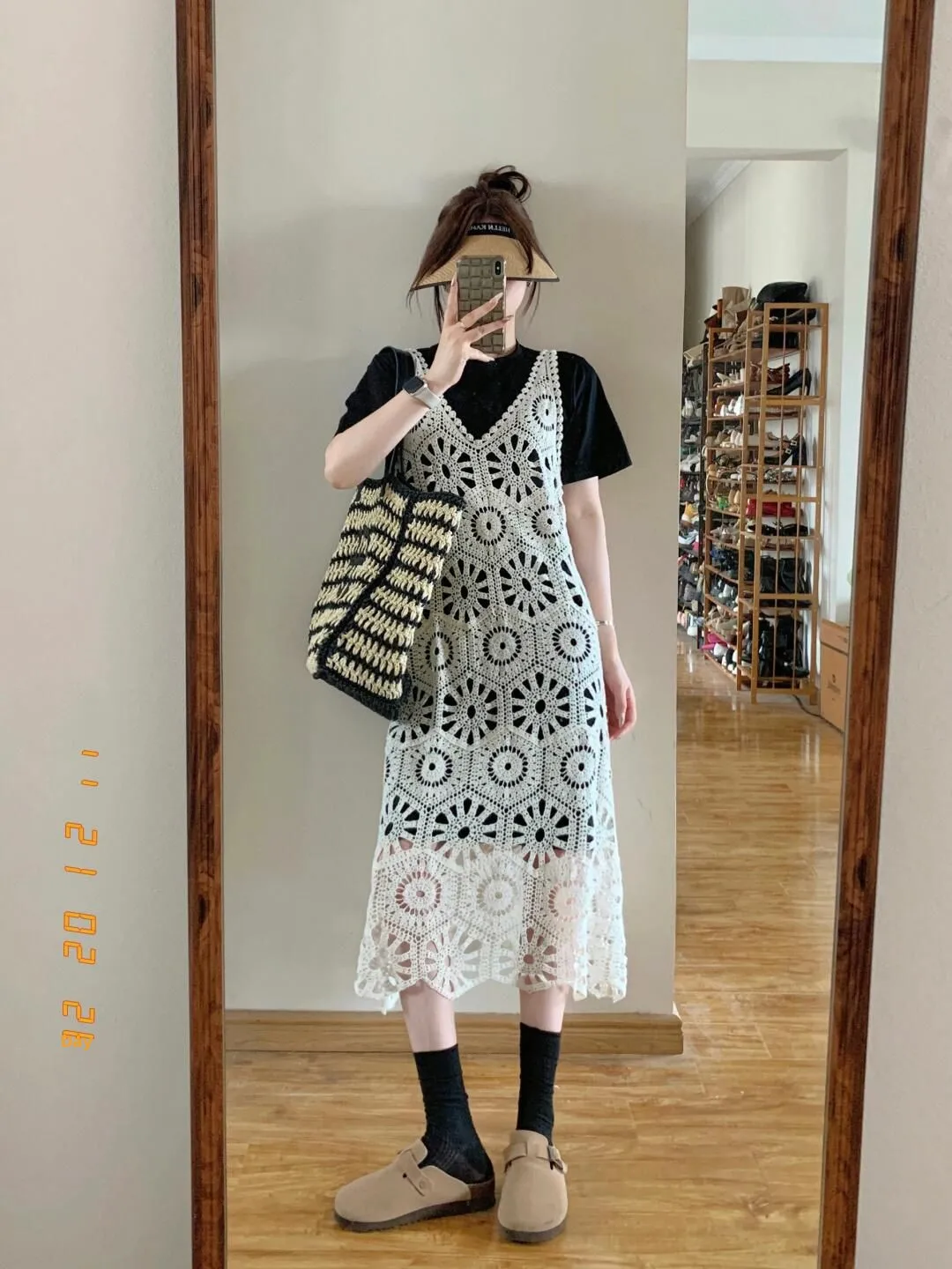 Summer Fashion Women's Korean Style Hollow out Hook Flower Vest Skirt Set T-Shirt Dress Two-Piece Set Short Sleeve V-Neck
Summer Fashion Women's Korean Style Hollow out Hook Flower Vest Skirt Set T-Shirt Dress Two-Piece Set Short Sleeve V-Neck