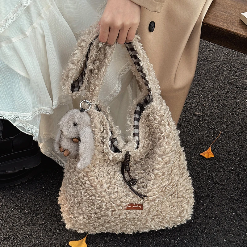 Retro Forest System Ladies Backpack Large Capacity Shoulder Tote Bag for Daily Commuting Autumn Winter Trend 2025 Bags For Women
Retro Forest System Ladies Backpack Large Capacity Shoulder Tote Bag for Daily Commuting Autumn Winter Trend 2025 Bags For Women