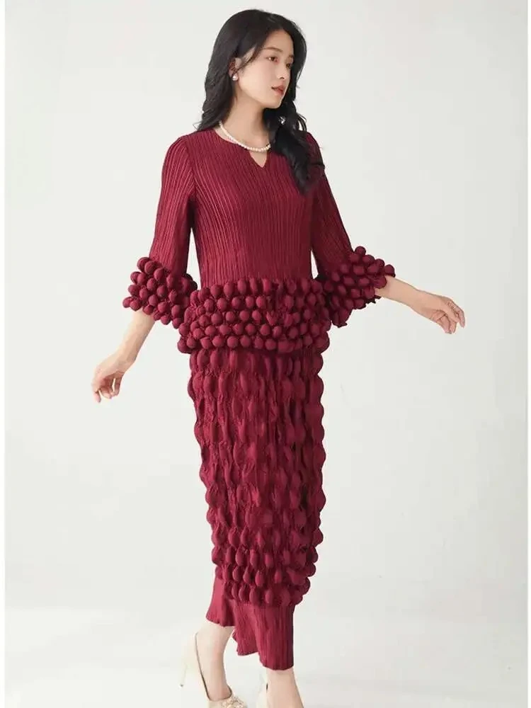 Pleated Two-piece Set Women's Chic Style V-neck T-shirt + Skirt Fashion Solid Colour Women's Miyake 2025 Summer New Women's Suit
Pleated Two-piece Set Women's Chic Style V-neck T-shirt + Skirt Fashion Solid Colour Women's Miyake 2025 Summer New Women's Suit