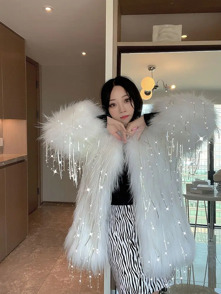 Winter Luxury Faux Fox Fur Coat Slim Long Pink Glitter tassels Faux Fur Jacket Women Lengthen Fake Fur Coats manteau fourrure
Winter Luxury Faux Fox Fur Coat Slim Long Pink Glitter tassels Faux Fur Jacket Women Lengthen Fake Fur Coats manteau fourrure
