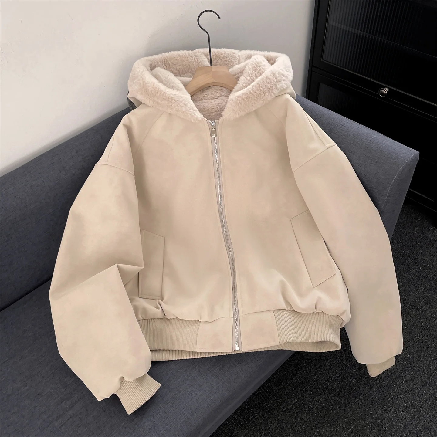 Men's Thiened Winter Jaet Rabbit Fur Coat Casual Cleanfit Sle Hooded Cotton Padded Jaet Warm Leather Cotton Coat
Men's Thiened Winter Jaet Rabbit Fur Coat Casual Cleanfit Sle Hooded Cotton Padded Jaet Warm Leather Cotton Coat