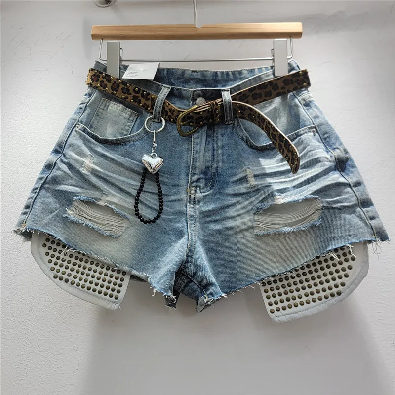 American Retro Ripped Hole Denim Shorts Women Chic Rivet Pockets Design High Waist Casual Shorts Summer Fashion A-Line Shorts
American Retro Ripped Hole Denim Shorts Women Chic Rivet Pockets Design High Waist Casual Shorts Summer Fashion A-Line Shorts