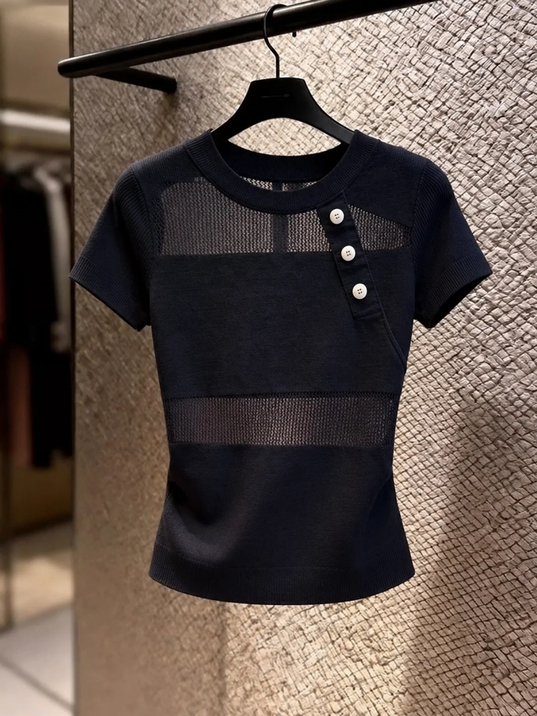 Summer 2026 Women's Commute Fashionable Hollow out Ice Silk Knitted Top Short Sleeve Soft Straight Cut Korean Style
Summer 2026 Women's Commute Fashionable Hollow out Ice Silk Knitted Top Short Sleeve Soft Straight Cut Korean Style