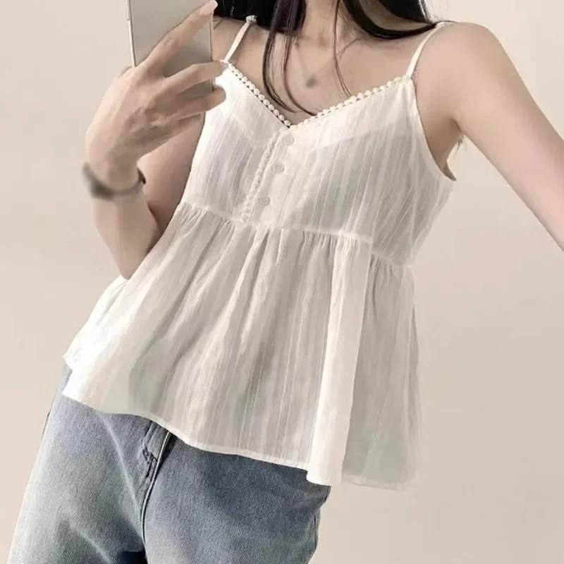 Women Summer Lace Sweet Vest Solid Color V Neck Camisole Casual Sleeveless Button Design Slim Fitting Tops
Women Summer Lace Sweet Vest Solid Color V Neck Camisole Casual Sleeveless Button Design Slim Fitting Tops