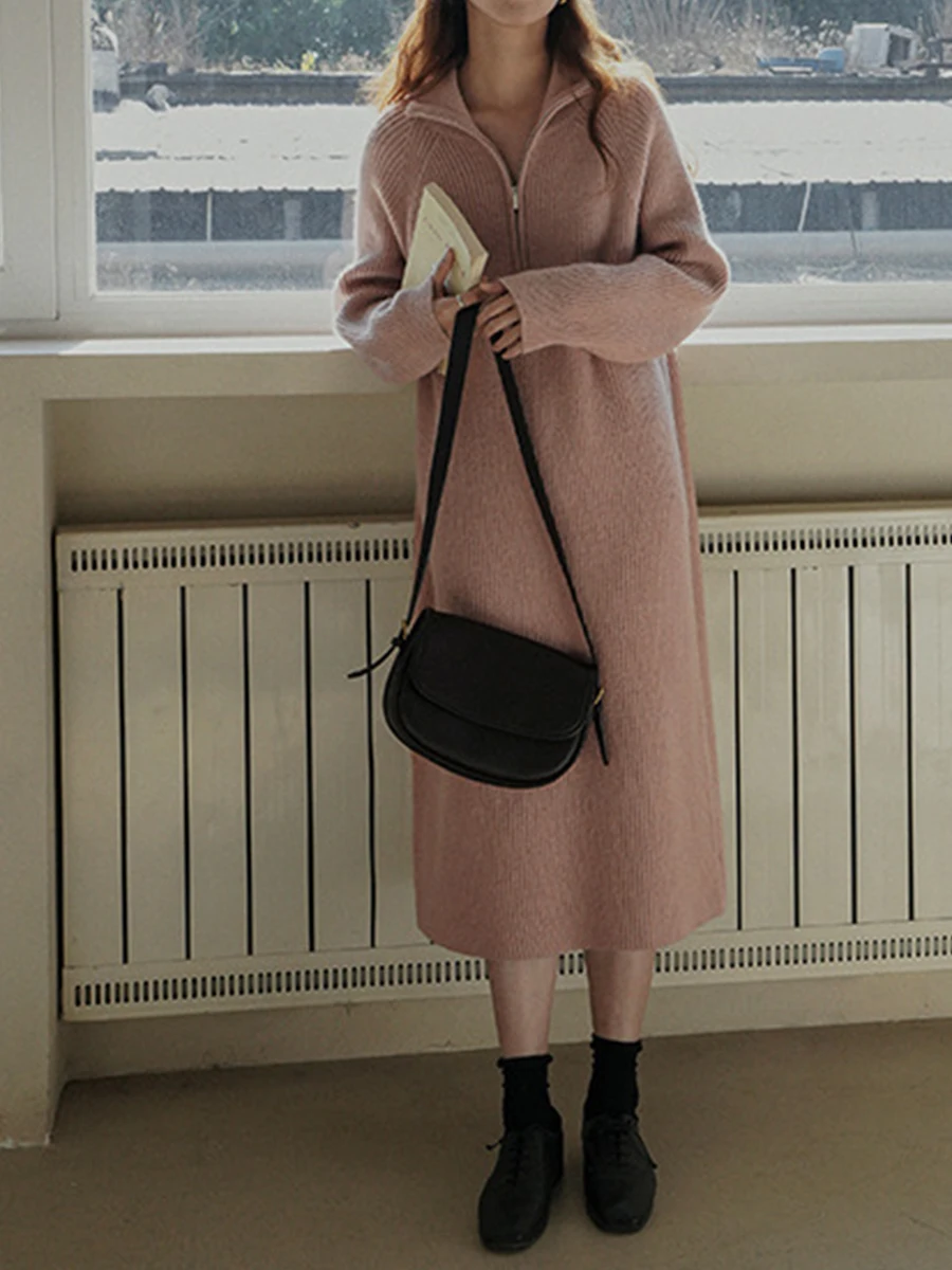 Women Casual Loose Long Sweater Dress Fashion Solid Color Lapel Quarter Zipper Long Sleeve Knitted Dress for Autumn Winter
Women Casual Loose Long Sweater Dress Fashion Solid Color Lapel Quarter Zipper Long Sleeve Knitted Dress for Autumn Winter