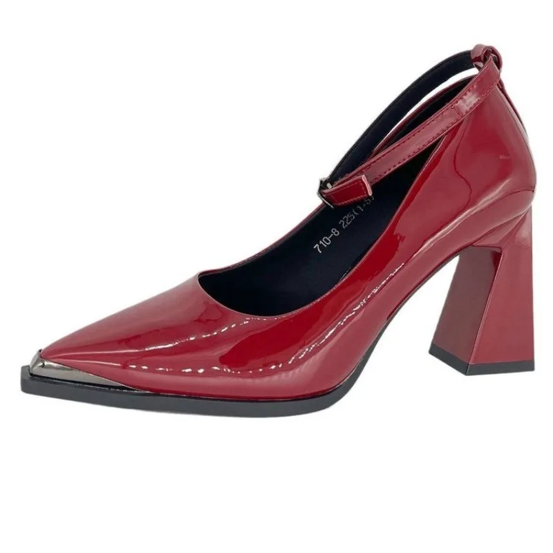 Spring new anti-kick metal head high heels with waterproof platform thick heel shallow mouth sexy pointed fashion party shoes
Spring new anti-kick metal head high heels with waterproof platform thick heel shallow mouth sexy pointed fashion party shoes