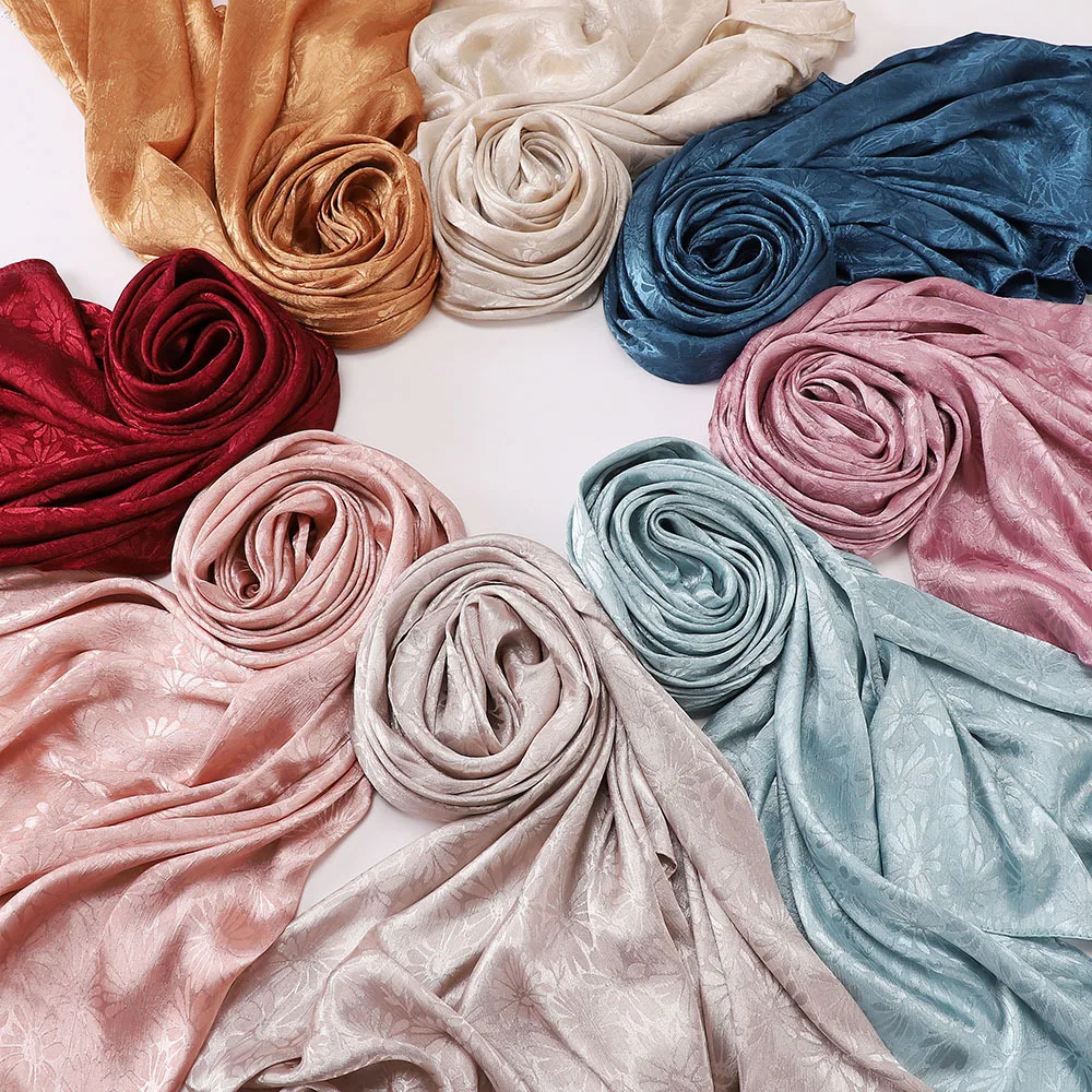 70*170CM Southeast Asia Malaysia New Simulation Silk Jacquard Long Scarf Lady Shawl Covered Head Scarfs Hijap
70*170CM Southeast Asia Malaysia New Simulation Silk Jacquard Long Scarf Lady Shawl Covered Head Scarfs Hijap