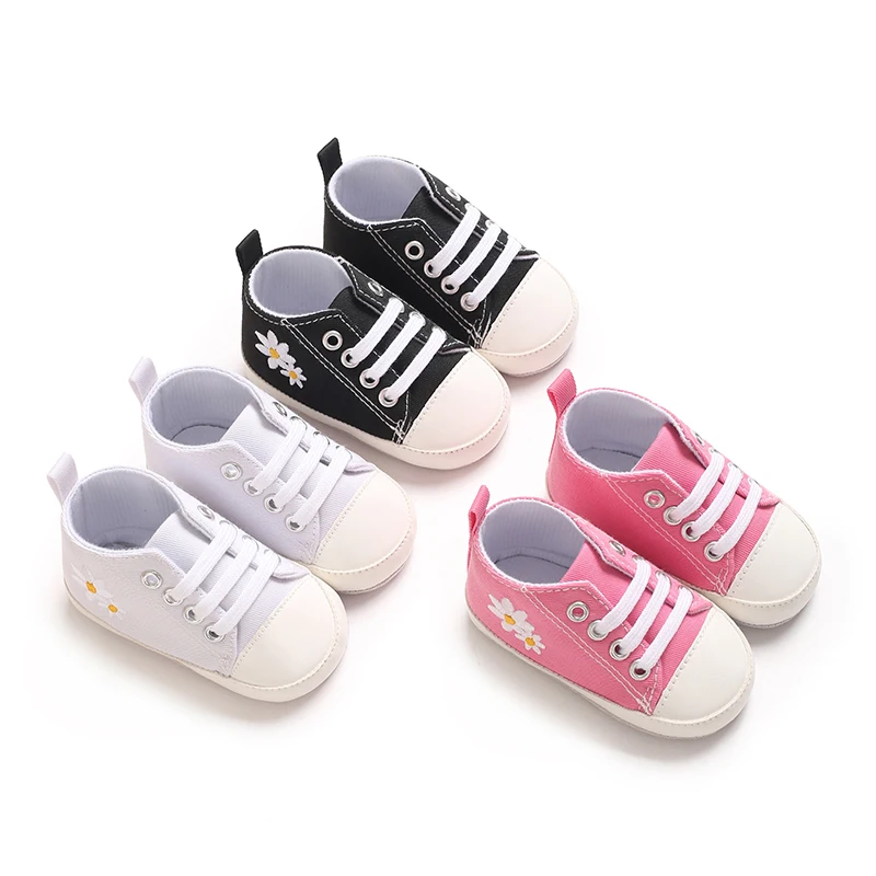 Spring and summer fashion new embroidered cloth shoes, baby walking shoes
Spring and summer fashion new embroidered cloth shoes, baby walking shoes
