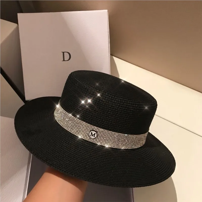 New large-brimmed black hat for women seaside vacation
New large-brimmed black hat for women seaside vacation