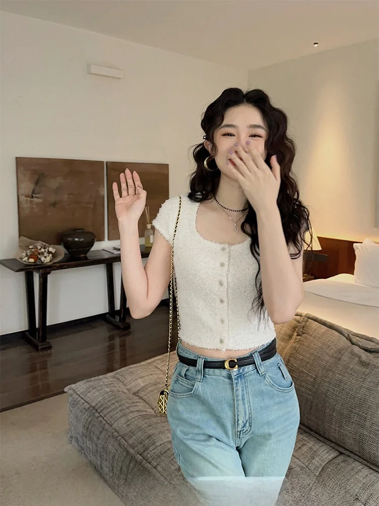 Шелковый топ Sange Bla Flower Spring Summer, тонкий, свободный крой, в корейском стиле, для девушек, с элементами шика и нотками сладкости и дерзости.
Шелковый топ Sange Bla Flower Spring Summer, тонкий, свободный крой, в корейском стиле, для девушек, с элементами шика и нотками сладкости и дерзости.