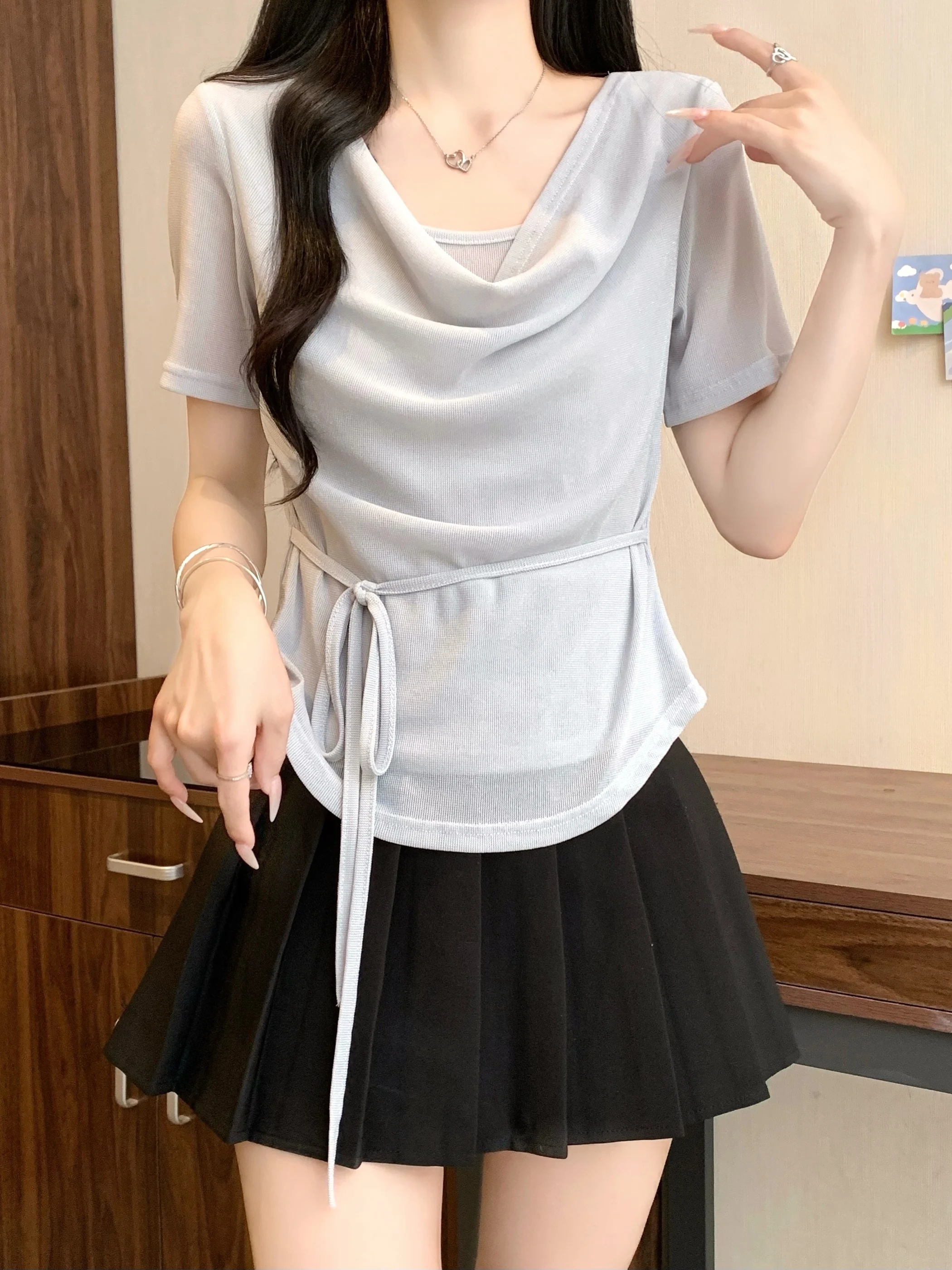 plus Size Women's T-Shirt Short Sleeve Waist Cinched Design Korean Style Commute Breathable Summer Fashion Top Pure Color
plus Size Women's T-Shirt Short Sleeve Waist Cinched Design Korean Style Commute Breathable Summer Fashion Top Pure Color