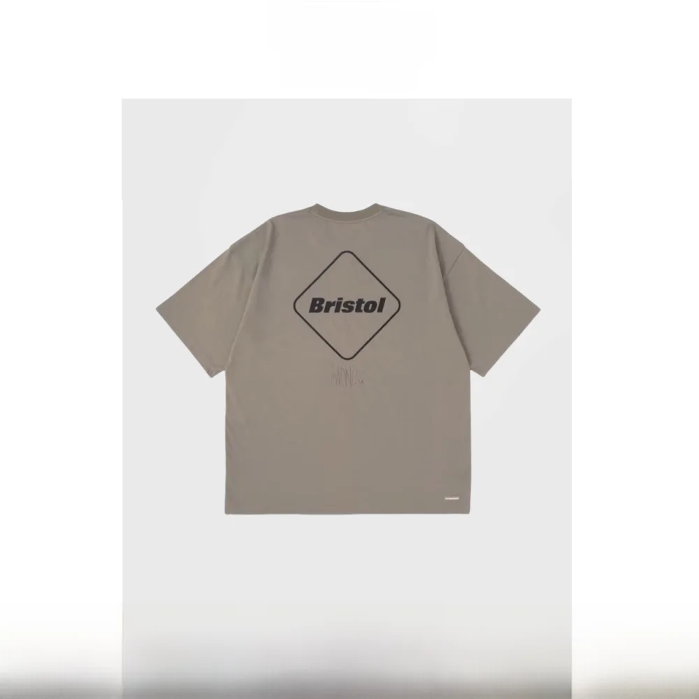 Футболка Humans Mades X RB Collaborative ort Sve And Summer Sports orts Свободный крой Молодежный круглый Ne Обычная длина
Футболка Humans Mades X RB Collaborative ort Sve And Summer Sports orts Свободный крой Молодежный круглый Ne Обычная длина