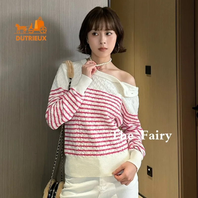 Winter Women's Crocheted and Striped Wool Sweater, 100% Wool, Metal Button Closure on The Left Shoulder Elegant Gentle Pullover
Winter Women's Crocheted and Striped Wool Sweater, 100% Wool, Metal Button Closure on The Left Shoulder Elegant Gentle Pullover