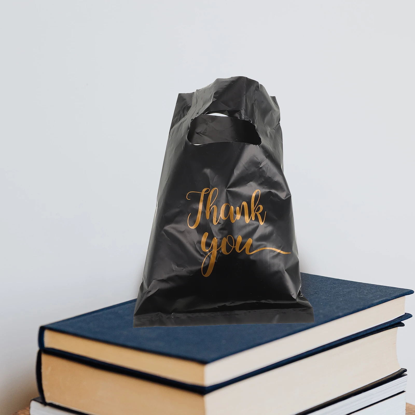 100pcs Black 20x15cm Gift Packaging Bags Reusable Tote Thank You Bags with Handles for Parties Holidays Storage
100pcs Black 20x15cm Gift Packaging Bags Reusable Tote Thank You Bags with Handles for Parties Holidays Storage