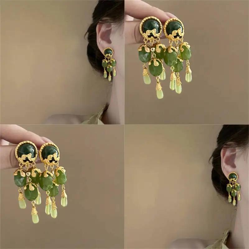 Silver Needle Vintage Green Tassel Earrings for Women Retro Fashion Style Earrings High end Versatile Earrings
Silver Needle Vintage Green Tassel Earrings for Women Retro Fashion Style Earrings High end Versatile Earrings