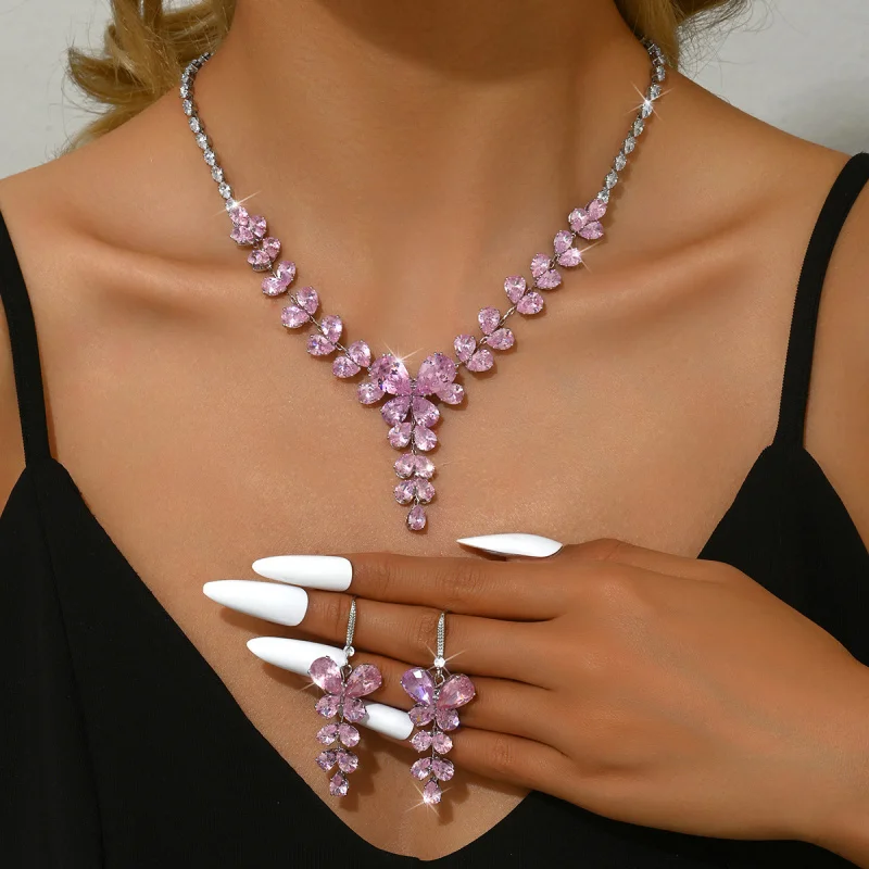 New Super Sparkling Zircon Butterfly Tassel Earrings Necklace Set Elegant Fashion Collarbone Chain High-end Wedding Accessories
New Super Sparkling Zircon Butterfly Tassel Earrings Necklace Set Elegant Fashion Collarbone Chain High-end Wedding Accessories