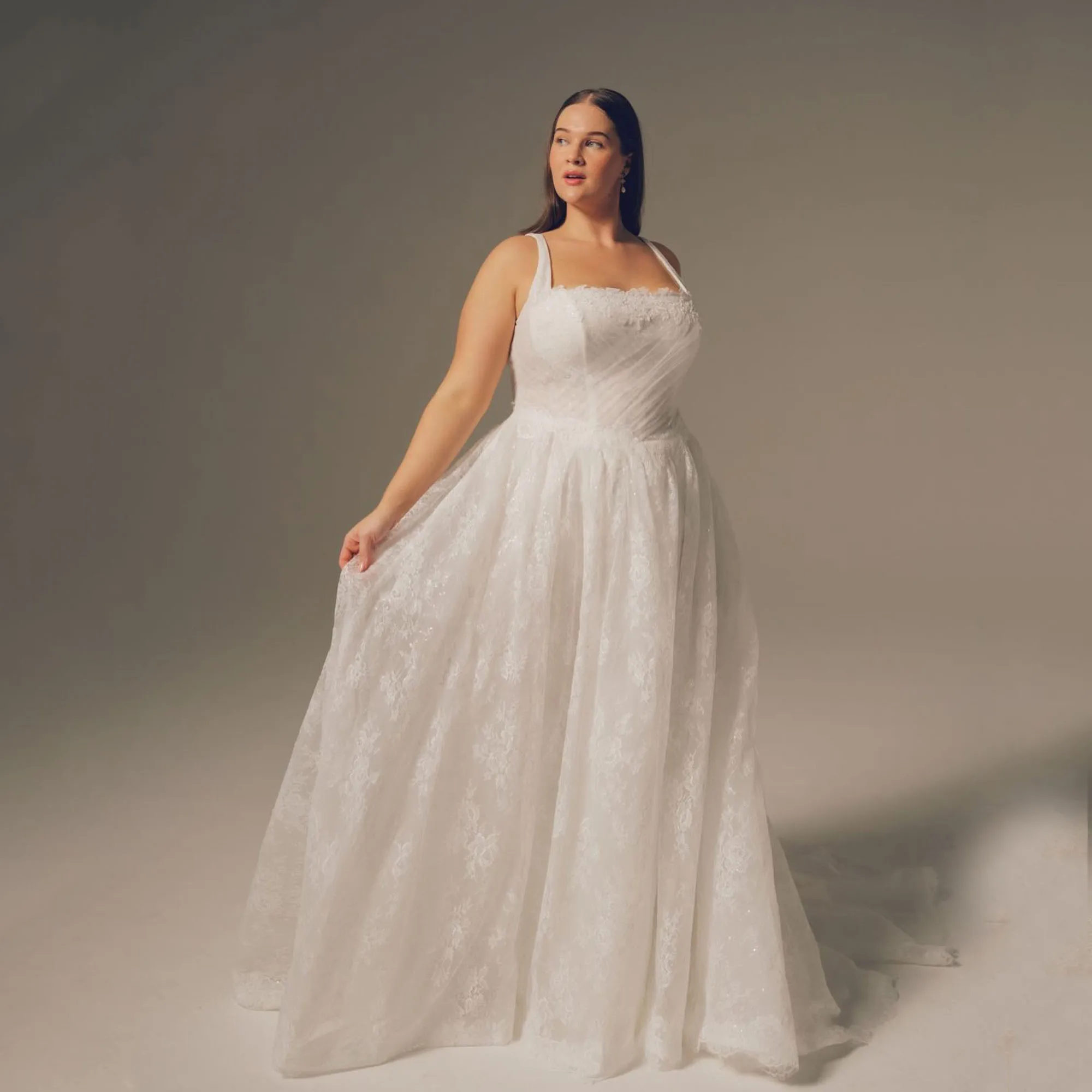 Plus Size Lace A Line Wedding Dress 2026 Spaghetti Straps Strapless Neckline Bridal Gown With Pockets Applique Customized
Plus Size Lace A Line Wedding Dress 2026 Spaghetti Straps Strapless Neckline Bridal Gown With Pockets Applique Customized