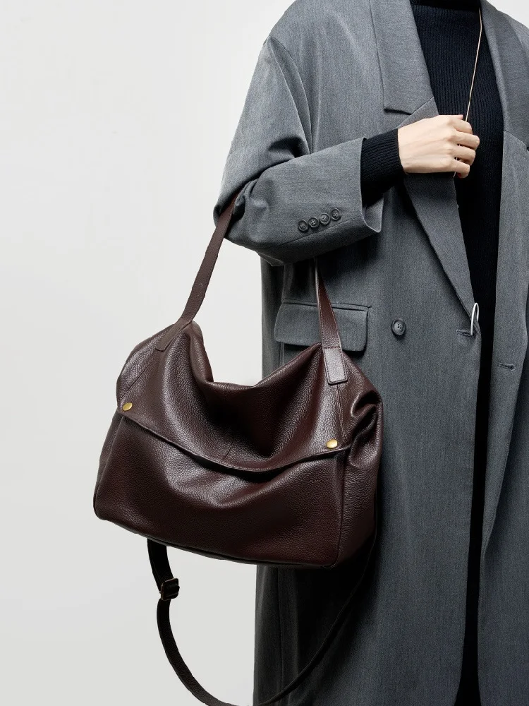 women's shoulder bag large capacity soft cowhide leather tote Bag simple lady casual Handbag for Commuting
women's shoulder bag large capacity soft cowhide leather tote Bag simple lady casual Handbag for Commuting