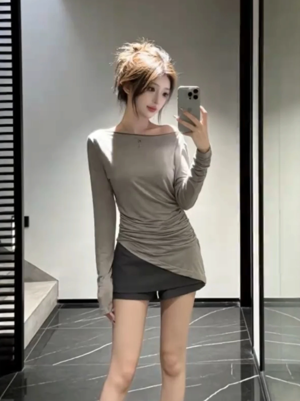 Ladies Summer New Style Loose Fit Long Sleeve T-Shirt Lightweight Casual Top with Short Skirt Pants Set High Waist Design
Ladies Summer New Style Loose Fit Long Sleeve T-Shirt Lightweight Casual Top with Short Skirt Pants Set High Waist Design