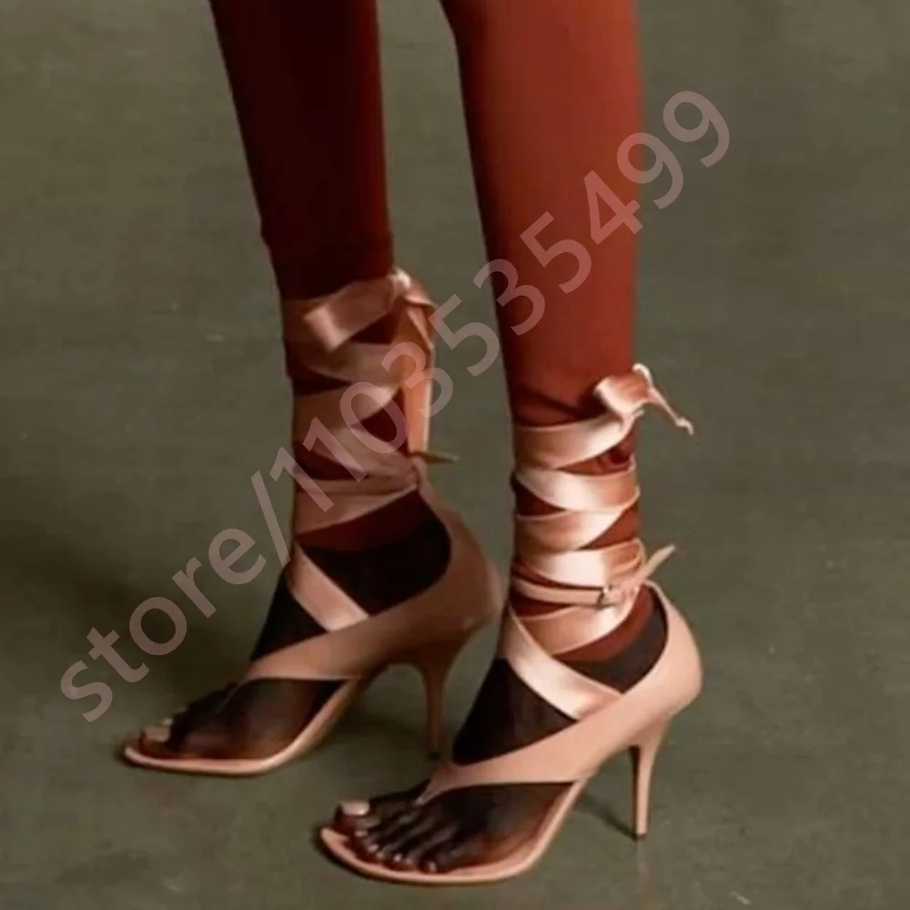 Розовые модные женские сандалии с ремешком на клипсе, новинка лета 2023 года, пикантные подиумные вечерние повседневные сандалии на тонком высоком каблуке
Розовые модные женские сандалии с ремешком на клипсе, новинка лета 2023 года, пикантные подиумные вечерние повседневные сандалии на тонком высоком каблуке