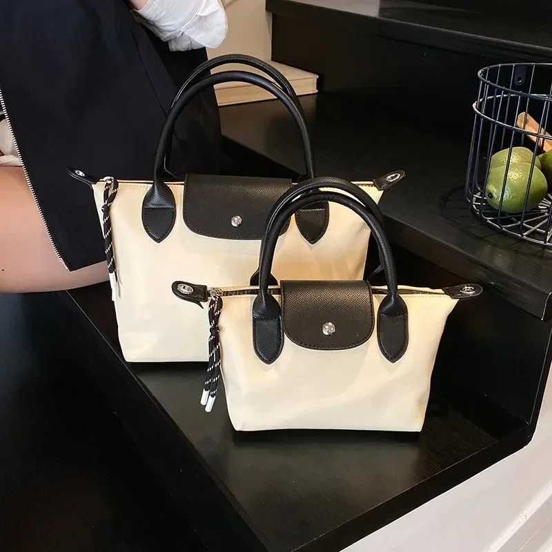Stylish Ladies Shoulder Bag Made Of Leather, Women Messenger Crossbody Handbag By Famous Designer
Stylish Ladies Shoulder Bag Made Of Leather, Women Messenger Crossbody Handbag By Famous Designer