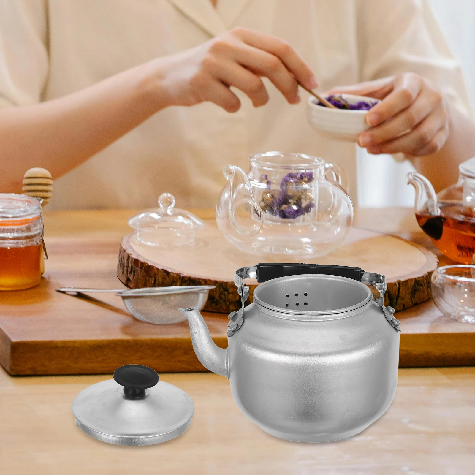 Silver Aluminum Alloy Teapot 14cm Stovetop Kettle Family Size Filter Mesh Water Pot Coffee Kettle Tea Stove Top Boiling
Silver Aluminum Alloy Teapot 14cm Stovetop Kettle Family Size Filter Mesh Water Pot Coffee Kettle Tea Stove Top Boiling