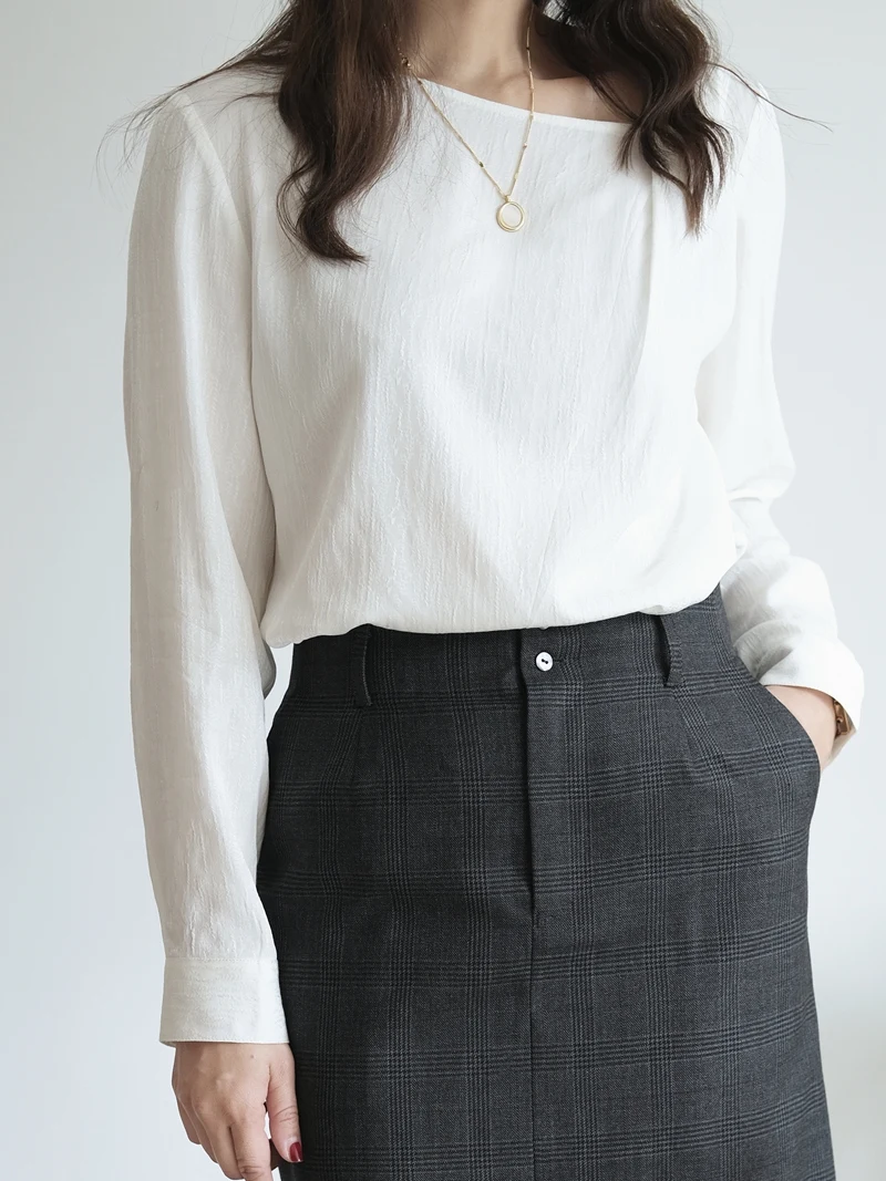 Белая вышитая блузка с длинным рукавом и асимметричным подолом, женский топ, весна 2025, комфортный, дышащий, прямого кроя, из шелка и хлопка
Белая вышитая блузка с длинным рукавом и асимметричным подолом, женский топ, весна 2025, комфортный, дышащий, прямого кроя, из шелка и хлопка