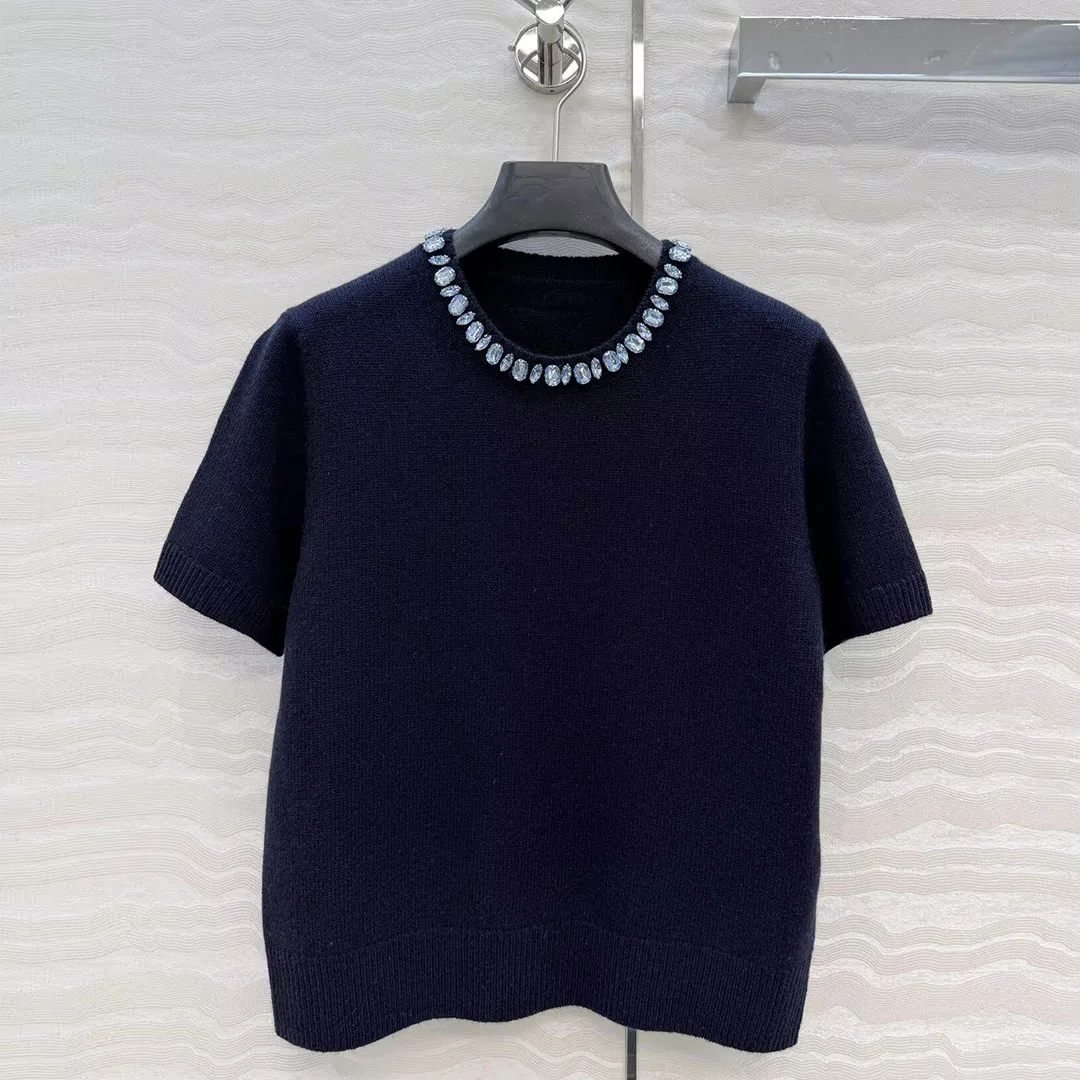 2026 New Spring Fashion Diamonds Beading O-neck Wool Knitted T-shirt Women Short Sleeve Sweet Vintage Short Design Tops Tee
2026 New Spring Fashion Diamonds Beading O-neck Wool Knitted T-shirt Women Short Sleeve Sweet Vintage Short Design Tops Tee