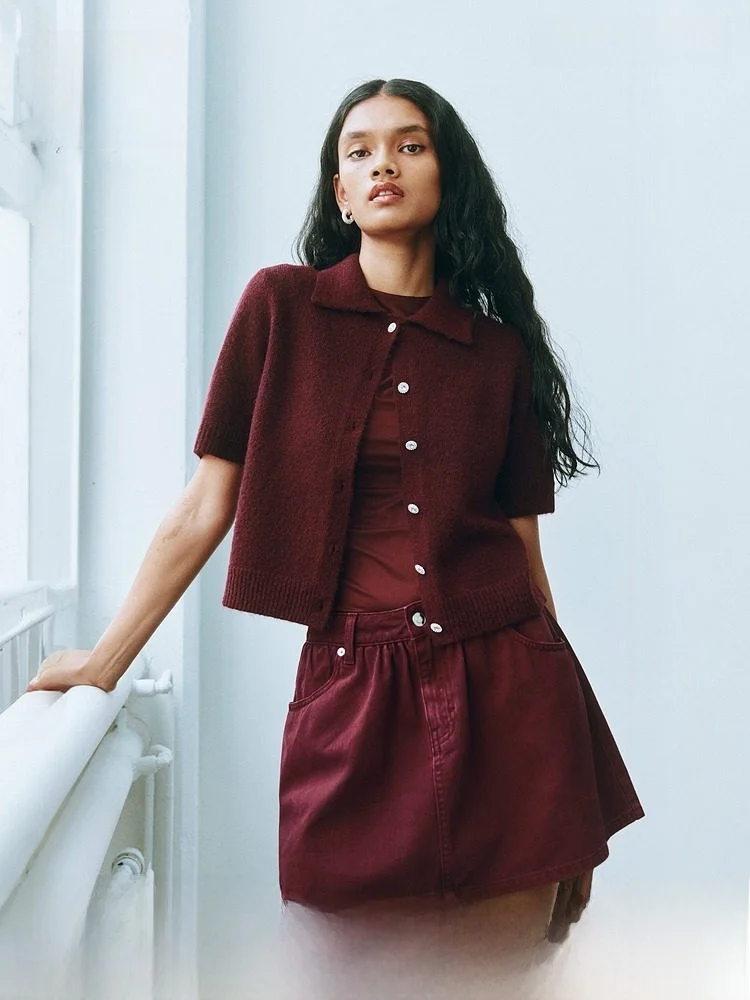 Red Knitted Sweater Women's Summer Fine Knit Base Layer Shirt H&M 1292753 Polyester Acrylic Wool Spandex Blend Elastic Fiber
Red Knitted Sweater Women's Summer Fine Knit Base Layer Shirt H&M 1292753 Polyester Acrylic Wool Spandex Blend Elastic Fiber