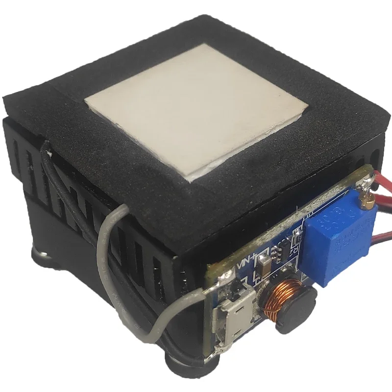 SR-01 DIY mobile phone radiator cooler semiconductor cooling chip silent cooling device 5V40 * 40
SR-01 DIY mobile phone radiator cooler semiconductor cooling chip silent cooling device 5V40 * 40