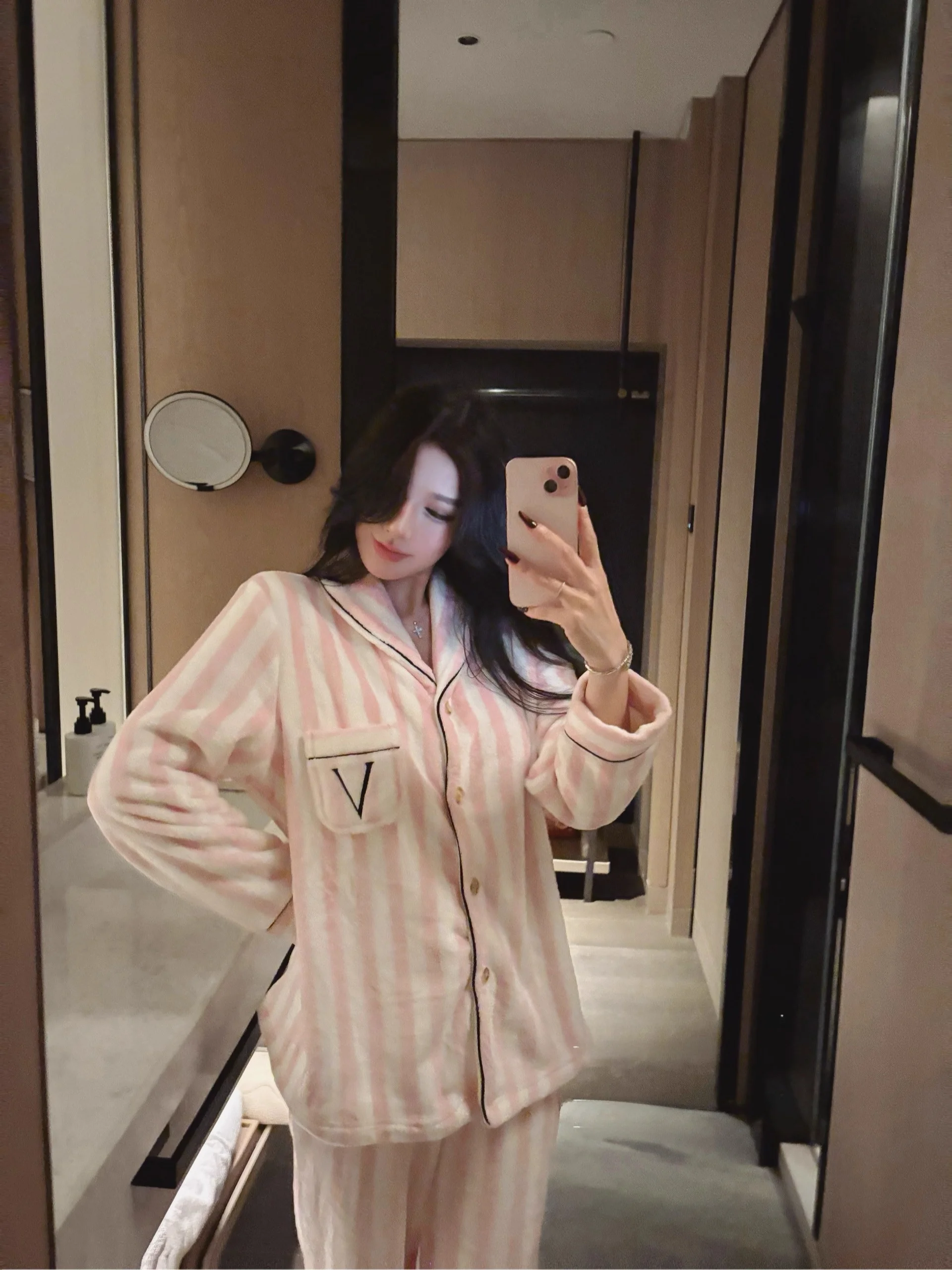 LAVesta Luxury Soft Fleece Women's Nightgown Striped Pattern Autumn Winter Pure Desire Sleepwear Long Sleeve Button Closure
LAVesta Luxury Soft Fleece Women's Nightgown Striped Pattern Autumn Winter Pure Desire Sleepwear Long Sleeve Button Closure