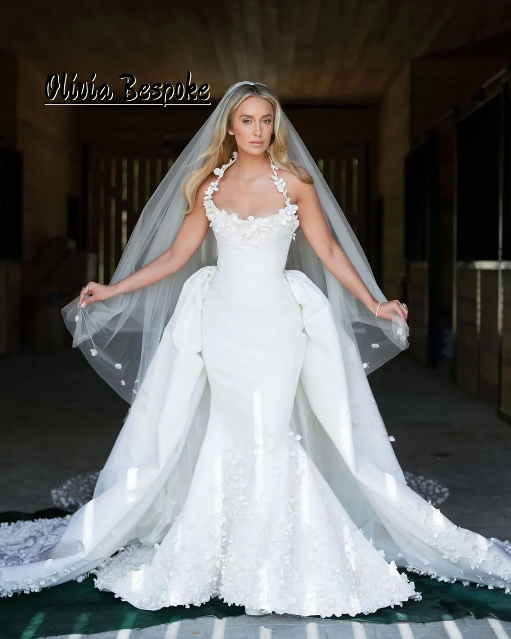 White Flowers Wedding Dresses Luxury 2027 With Train Lace African Bridal Gowns vestidos novias boda Customized
White Flowers Wedding Dresses Luxury 2027 With Train Lace African Bridal Gowns vestidos novias boda Customized