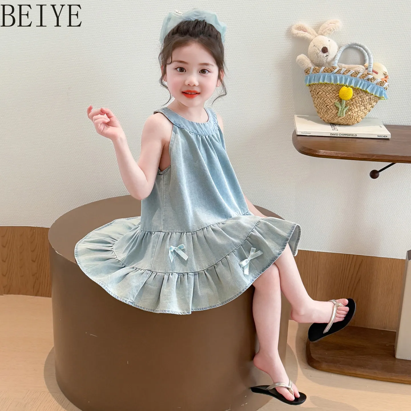 Girls' Casual Dresses 2026 New Summer Collection Solid Color Kids Fashion Sweet Denim Cute Short Stylish Baby Girl Dress
Girls' Casual Dresses 2026 New Summer Collection Solid Color Kids Fashion Sweet Denim Cute Short Stylish Baby Girl Dress