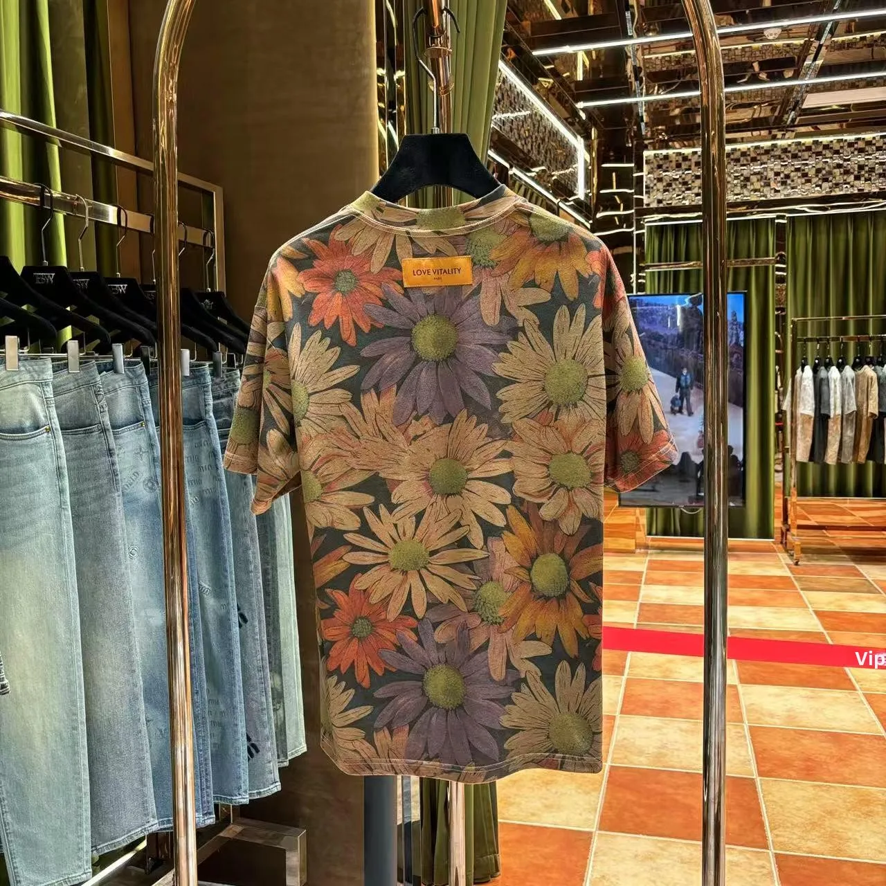 Summer Breathable Loose Cotton ort Sve T-irt Men's Casual Comfortable Base irt Floral Print round Ne Regular Fit
Summer Breathable Loose Cotton ort Sve T-irt Men's Casual Comfortable Base irt Floral Print round Ne Regular Fit