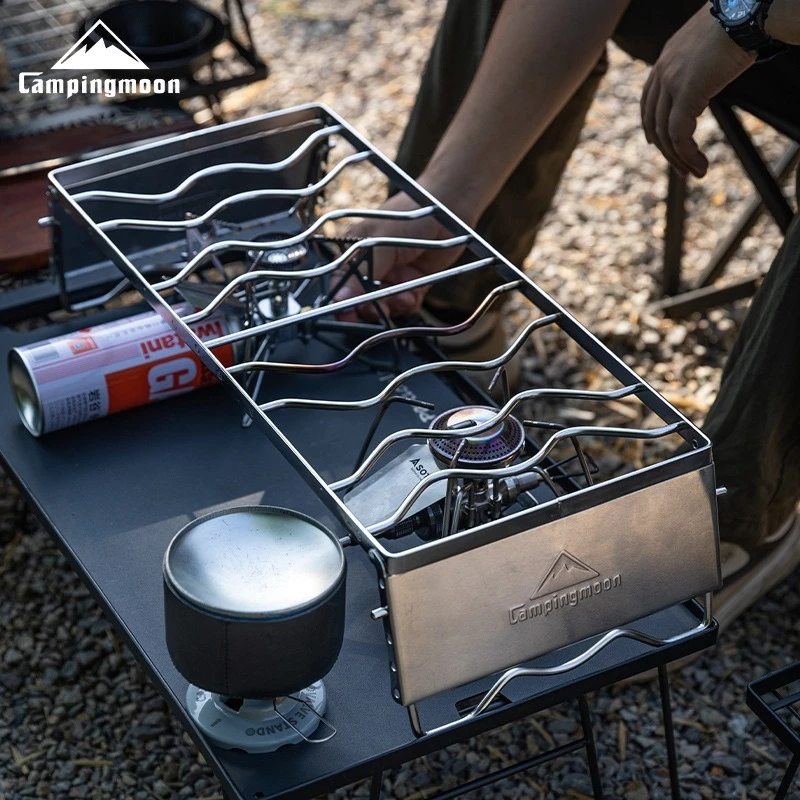 CAMPINGMOON MS-1019 Портативная ветрозащитная плита из нержавеющей стали с удлиненным грилем для барбекю, подставкой для противня и двойным держателем для горелок
CAMPINGMOON MS-1019 Портативная ветрозащитная плита из нержавеющей стали с удлиненным грилем для барбекю, подставкой для противня и двойным держателем для горелок