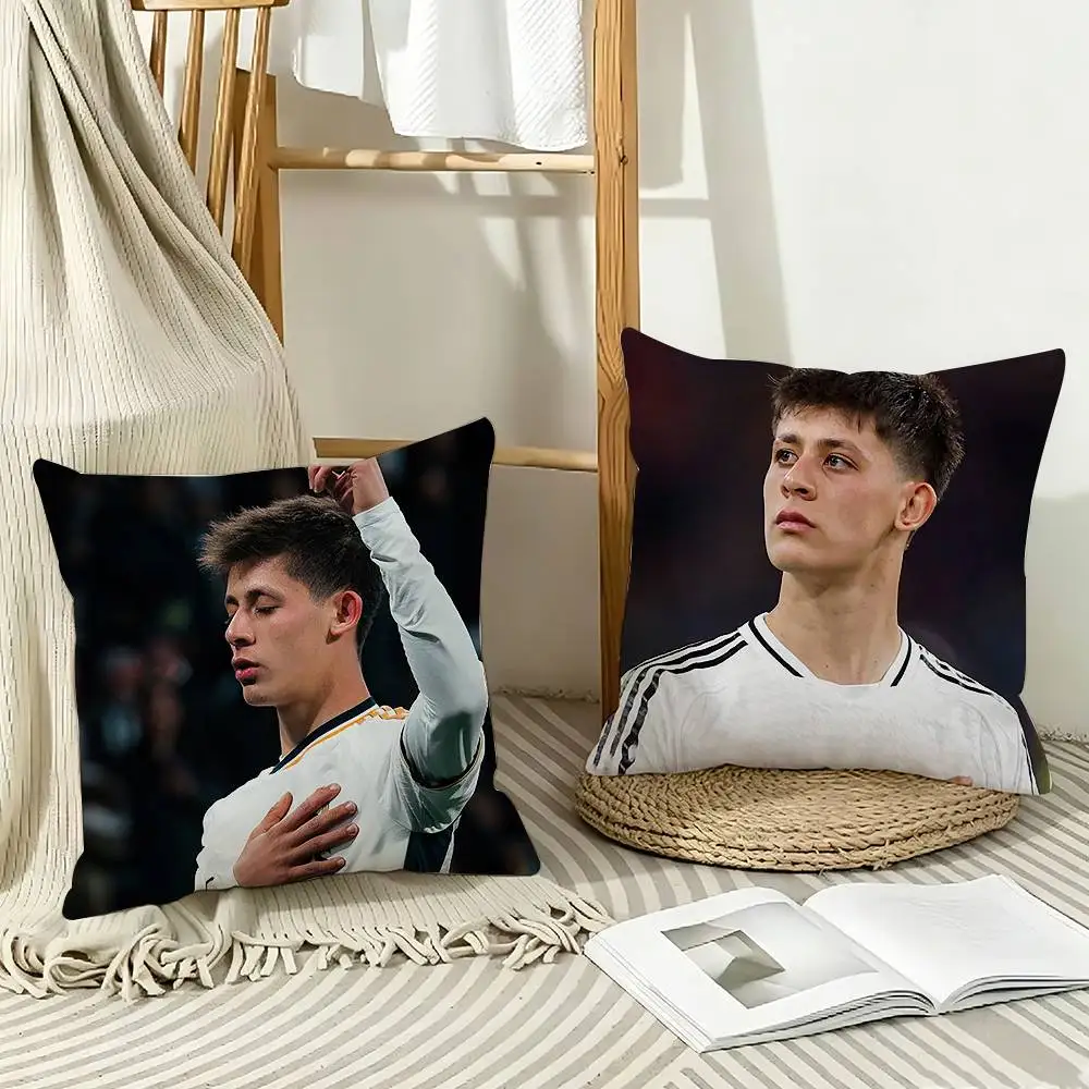 FOOTBALL A-Arda Guler No.15 Pillow Case Pattern Printed Pillowcase For Living Room Sofa Cushion Cover
FOOTBALL A-Arda Guler No.15 Pillow Case Pattern Printed Pillowcase For Living Room Sofa Cushion Cover