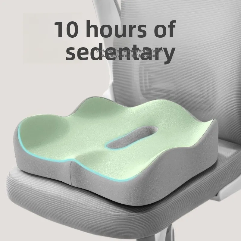 Sitting in the office for a long time after caudal decompression surgery, students use breathable seat cushions
Sitting in the office for a long time after caudal decompression surgery, students use breathable seat cushions