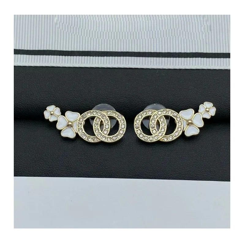 New Real Shot Double Four-leaf Clover Earrings, Silver Needle Women's Full Diamond Earrings
New Real Shot Double Four-leaf Clover Earrings, Silver Needle Women's Full Diamond Earrings