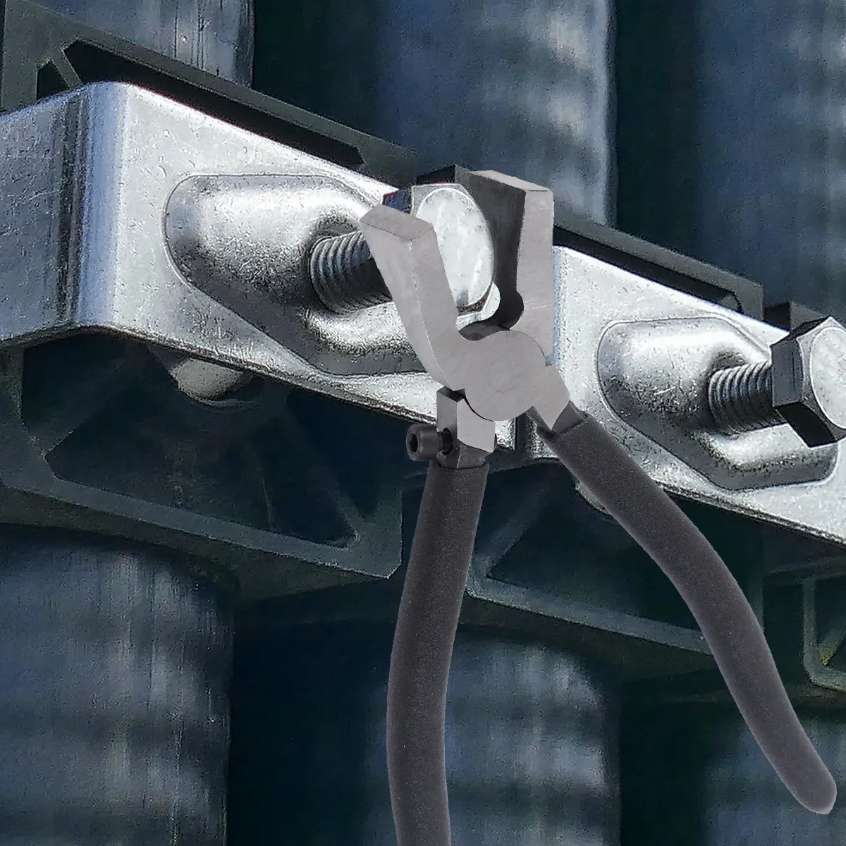 Heavy-Duty Flat Mouth Household Pliers Made of Strong Metal Long-Lasting Comfort Grip Reduces Hand Fatigue for Glass Work
Heavy-Duty Flat Mouth Household Pliers Made of Strong Metal Long-Lasting Comfort Grip Reduces Hand Fatigue for Glass Work