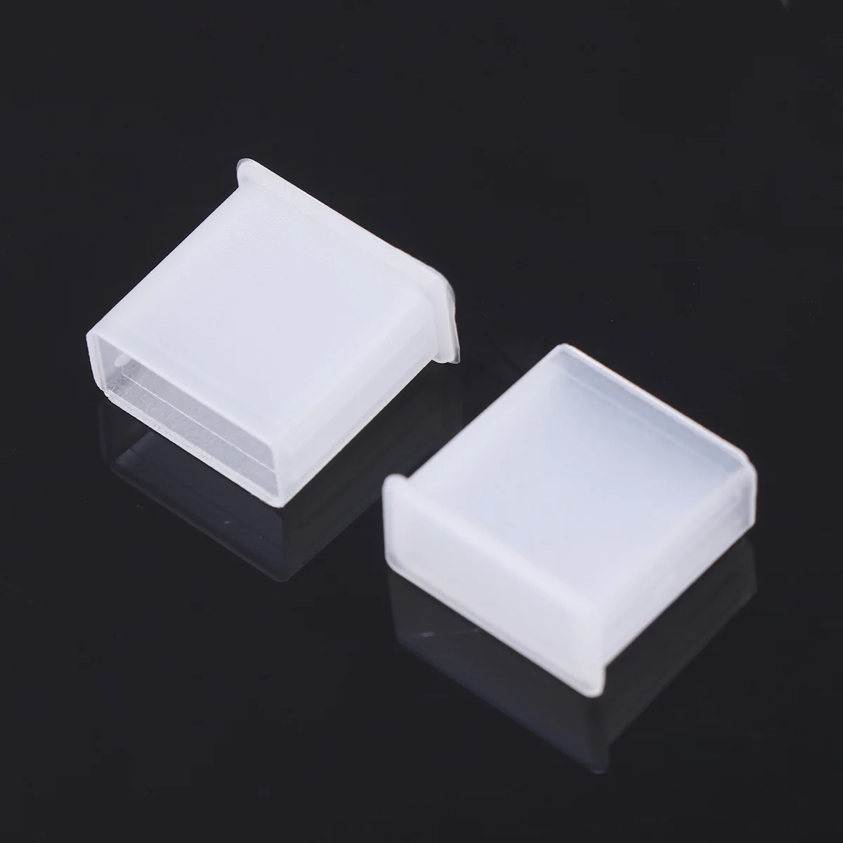50 Pcs Universal Standard Port Plugs Covers For PC Transparent High Quality Plastic Dust Cover Plug Compatible Flexible Durable
50 Pcs Universal Standard Port Plugs Covers For PC Transparent High Quality Plastic Dust Cover Plug Compatible Flexible Durable